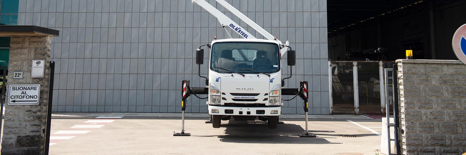 Oil&Steel Snake 2010 H Plus su autocarro Isuzu